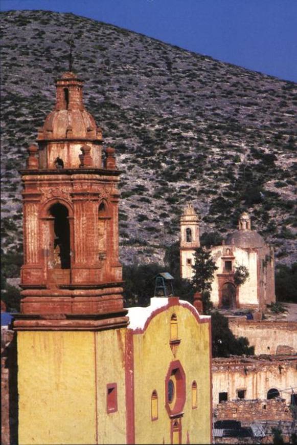 The Cerro de San Pedro Church (foreground) and the San Nicolas Church, in Cerro de San Pedro