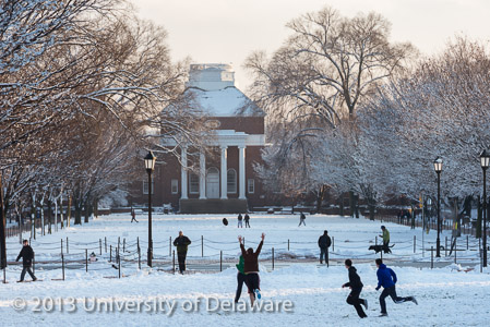 Campus-121013-Snow