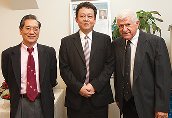 Suen-Zone (Jack) Lee (center) with UD’s C.P. Huang (left) and Herbert Allen.